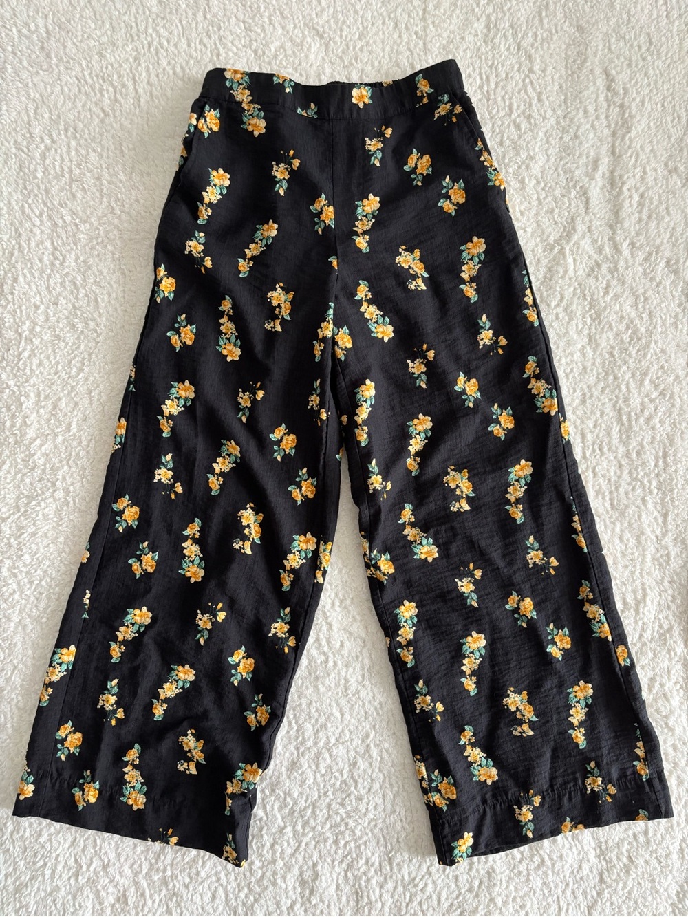 a new day Black Wide-Leg Pants with Yellow Floral Print Sz S